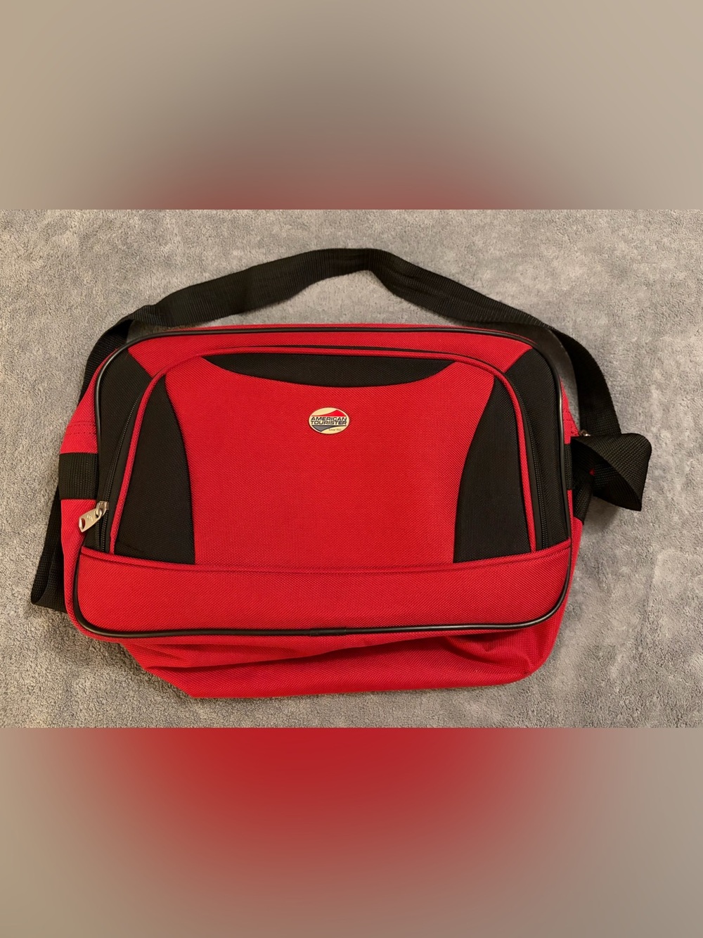 American Tourister travel bag